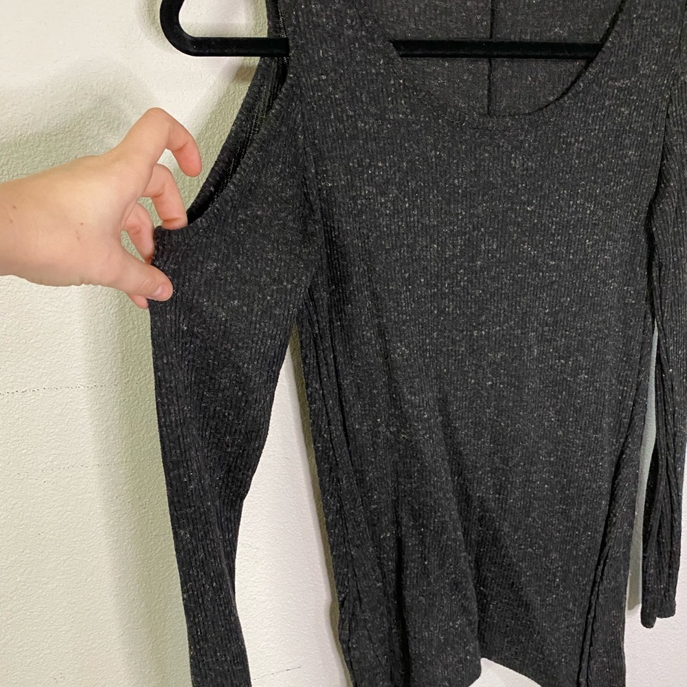 Grey Cold Shoulder - Picture 3 of 4